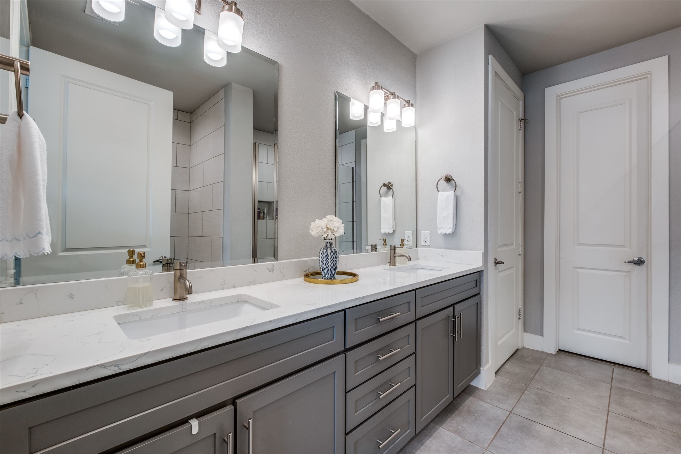 6015 Chimera Court