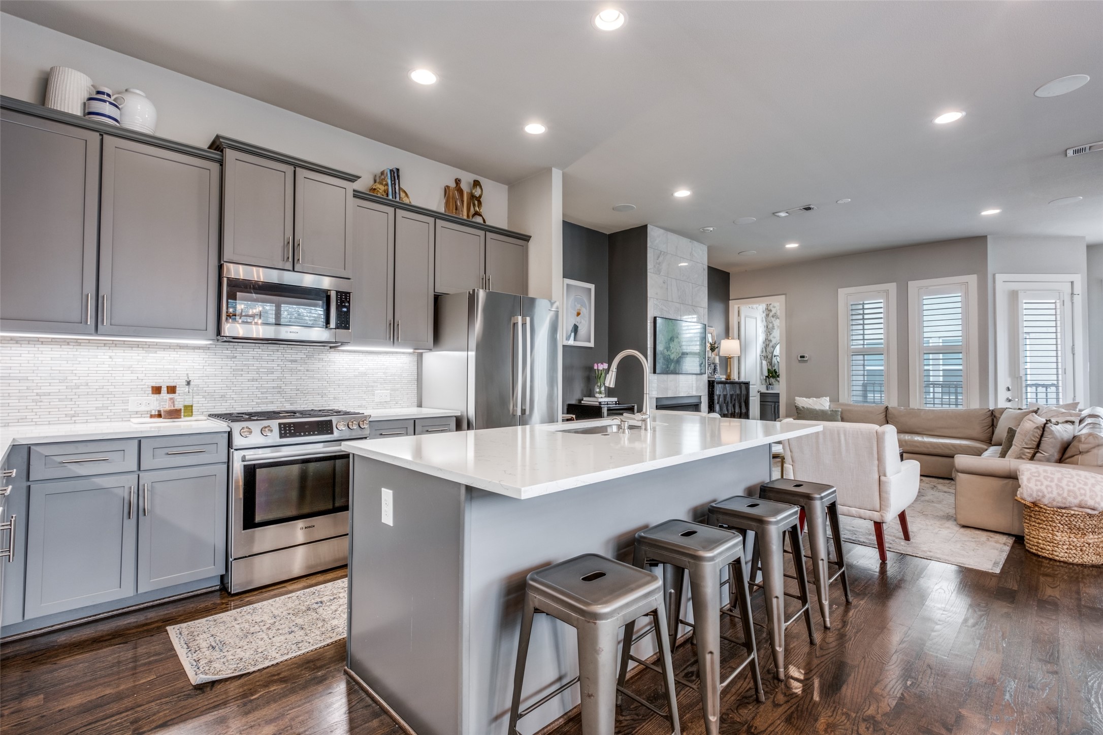6015 Chimera Court