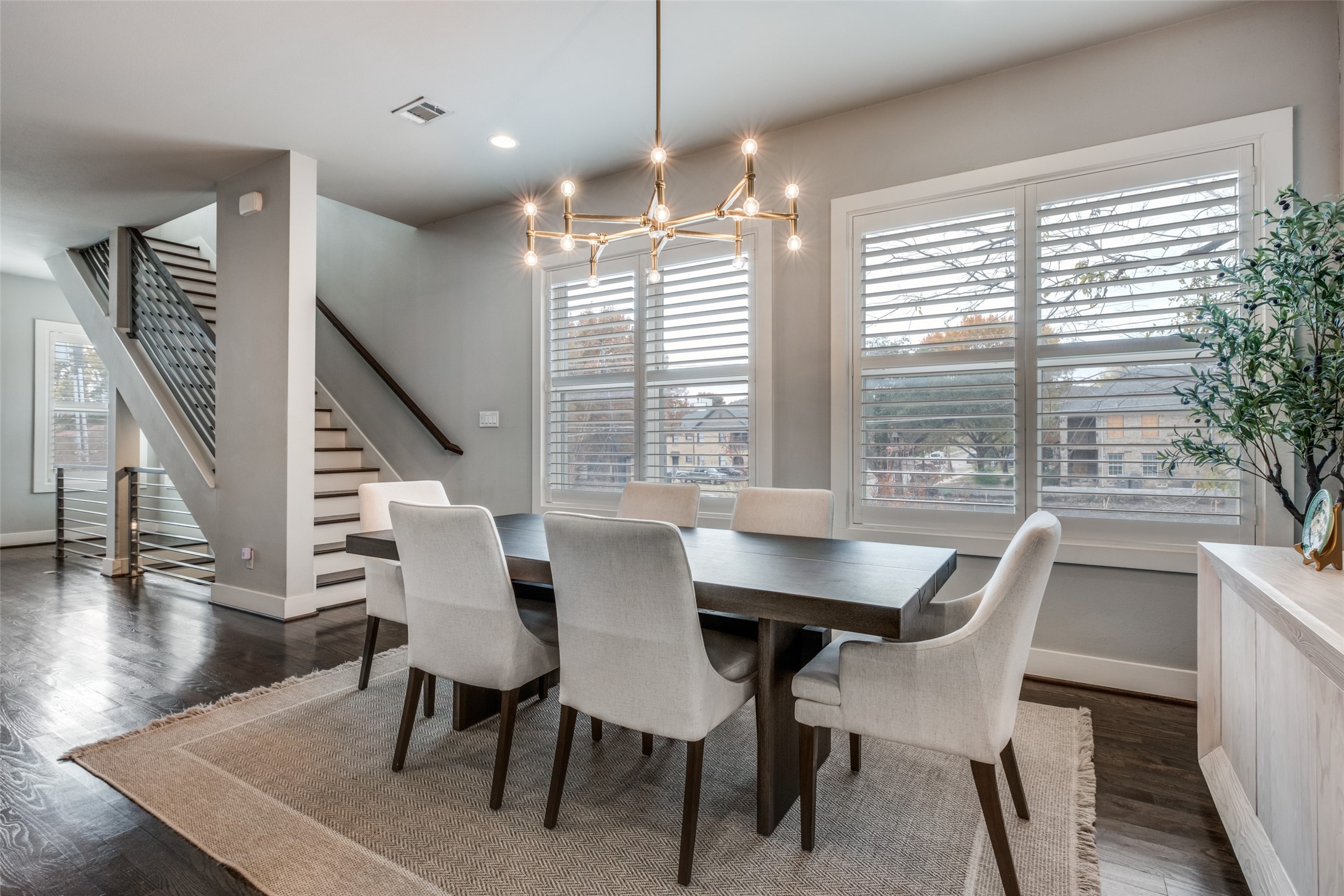 6015 Chimera Court