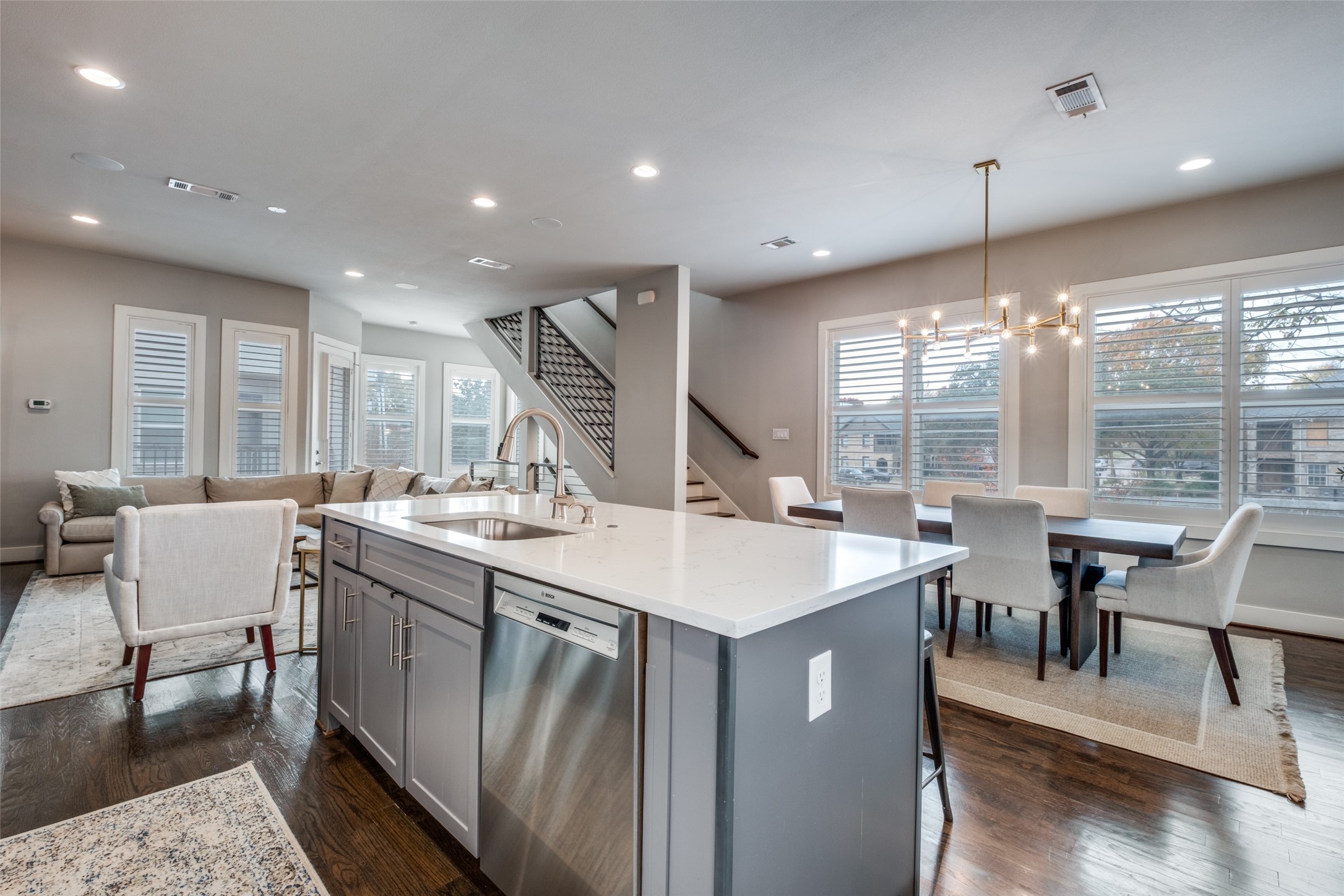 6015 Chimera Court