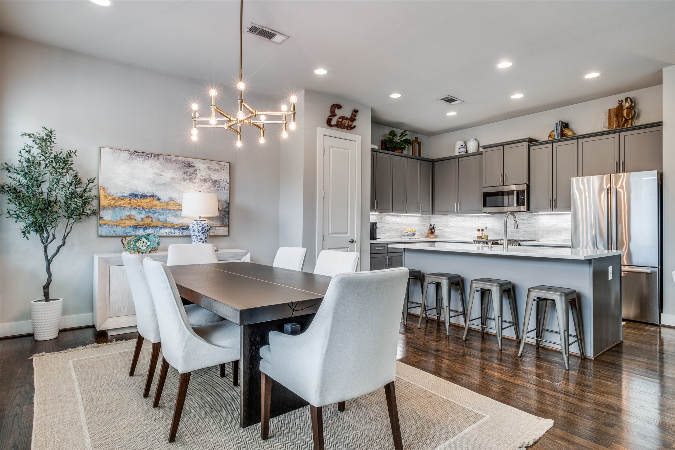 6015 Chimera Court