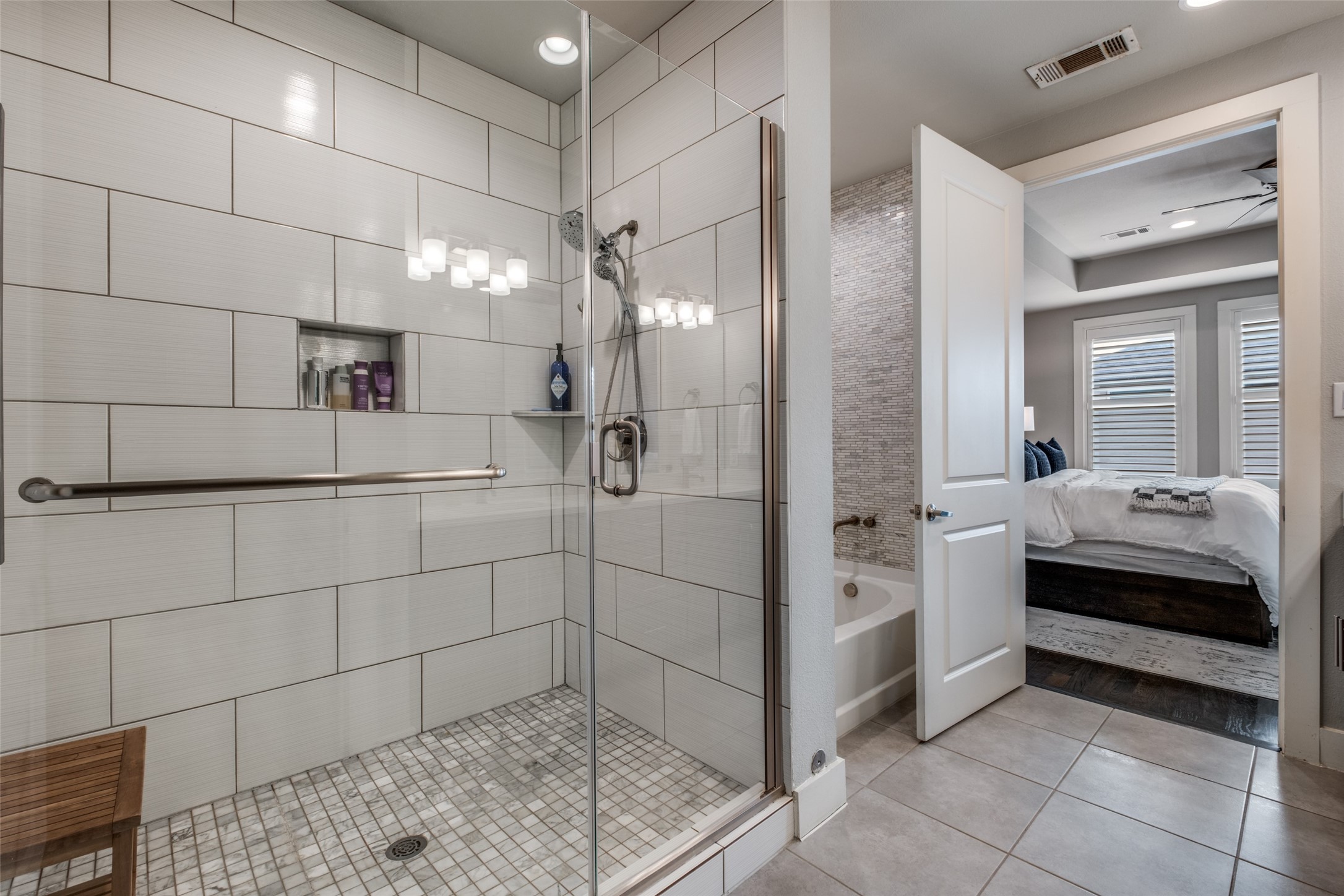 6015 Chimera Court