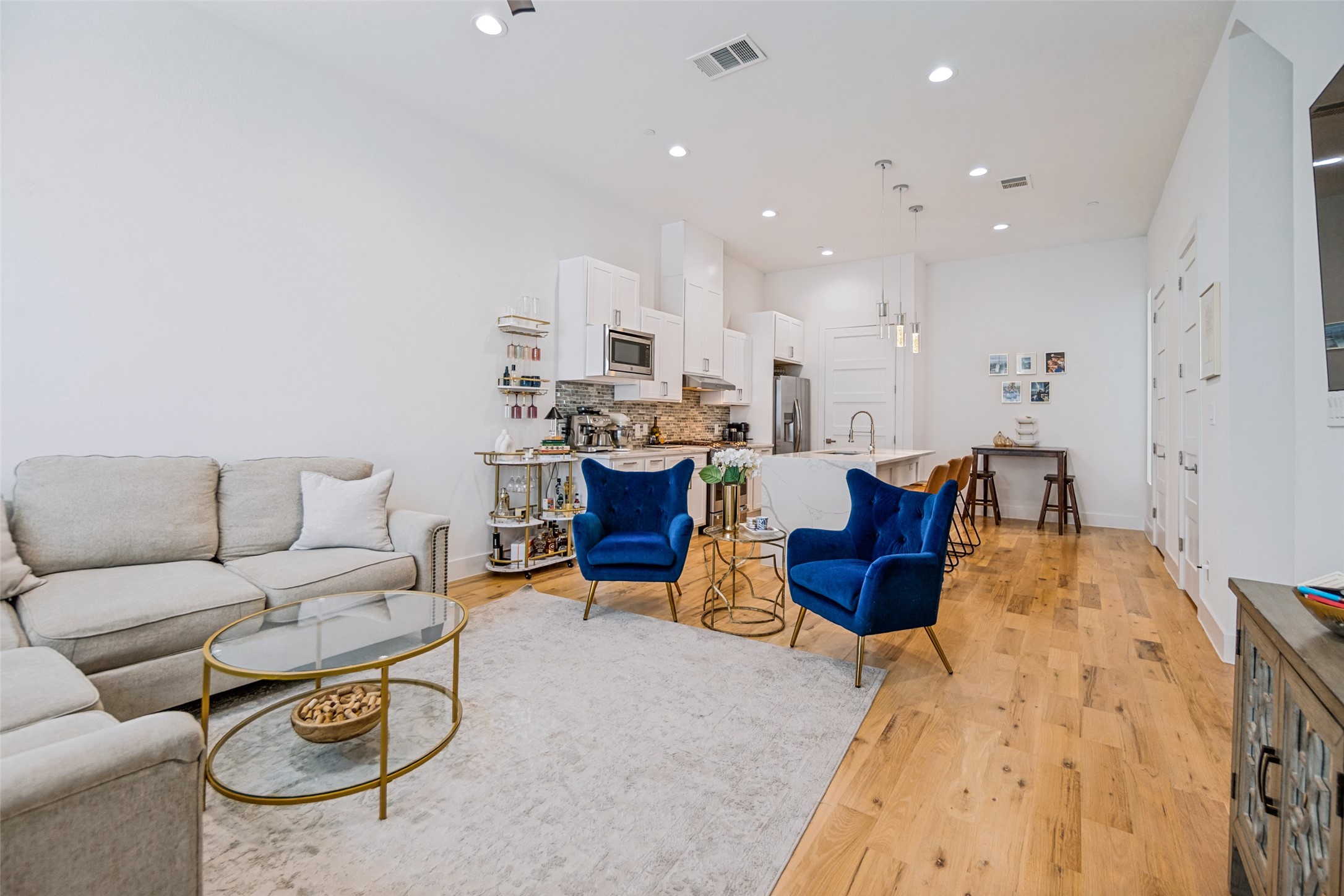 1910 Caddo Street B102