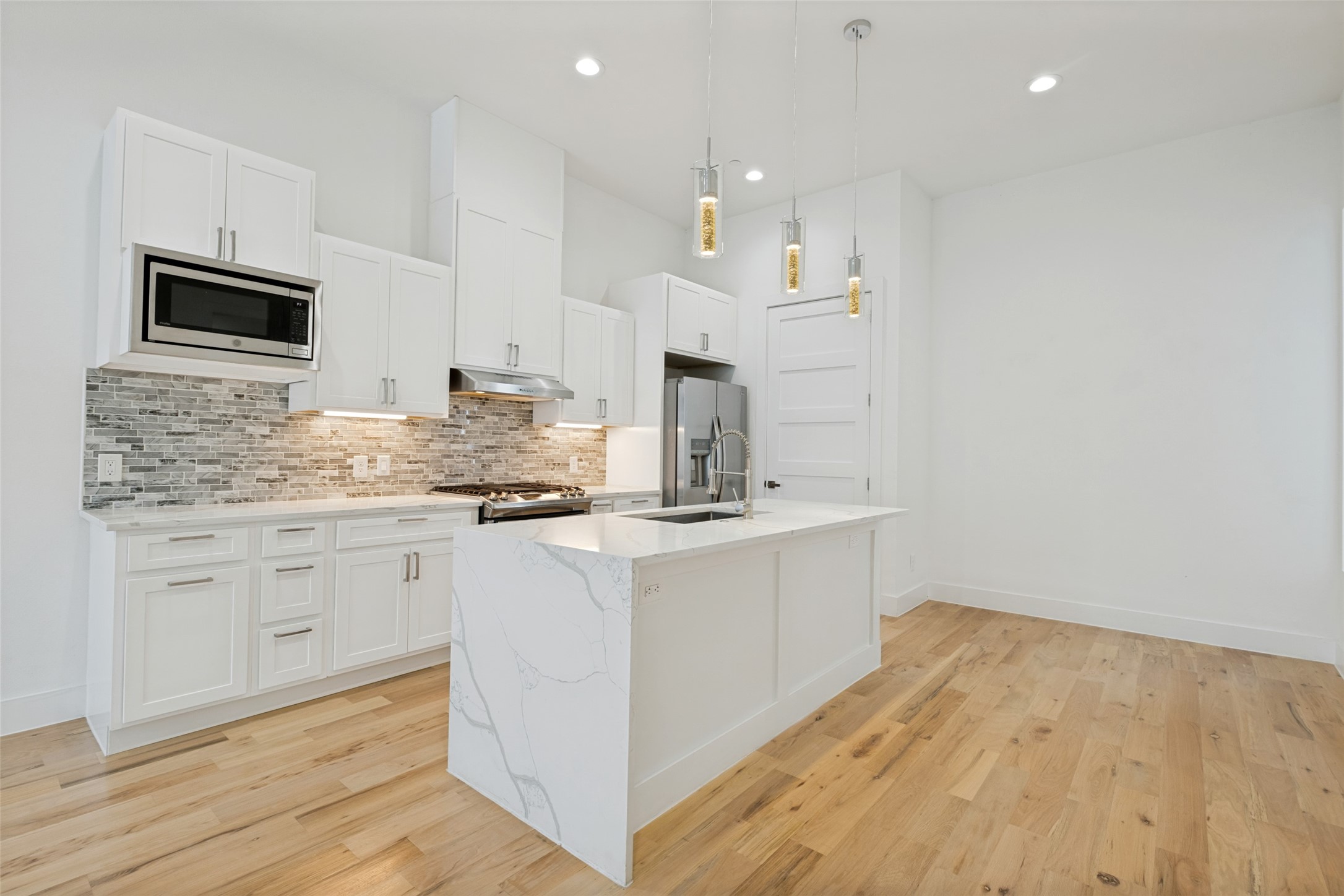 1910 Caddo Street B102