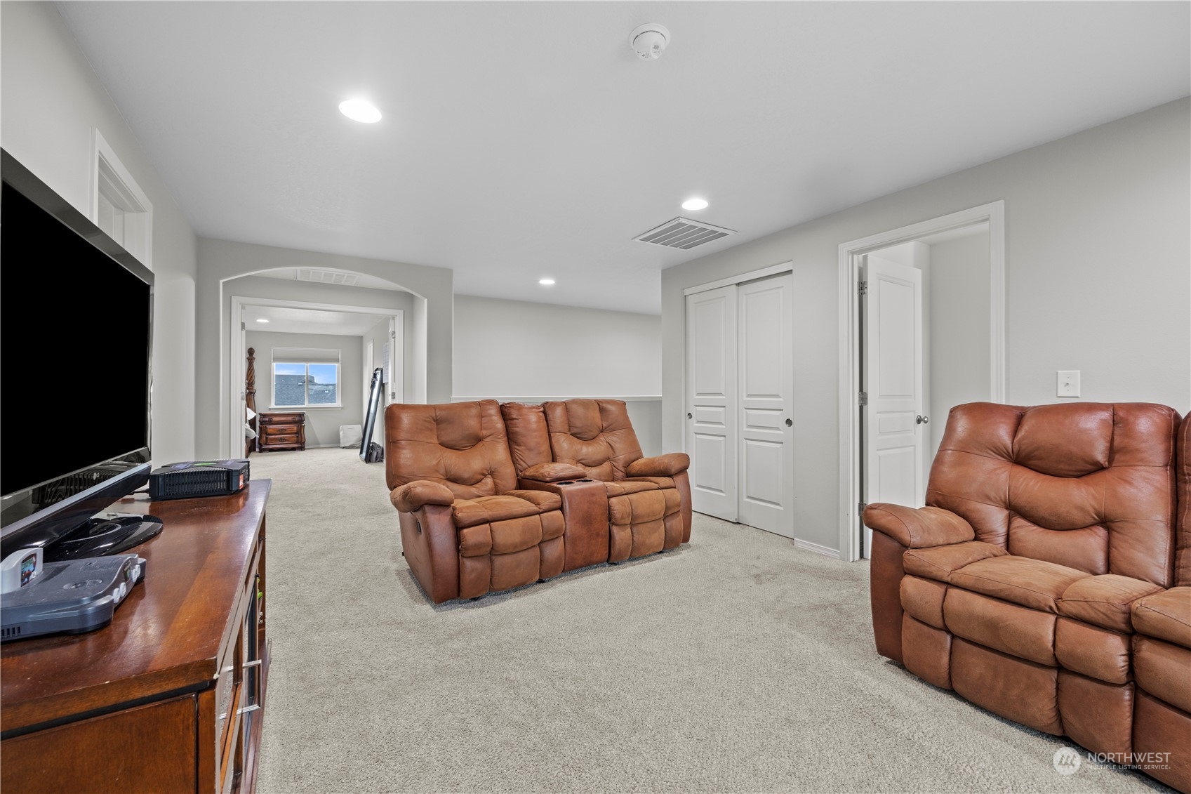 1345 E Nen Drive