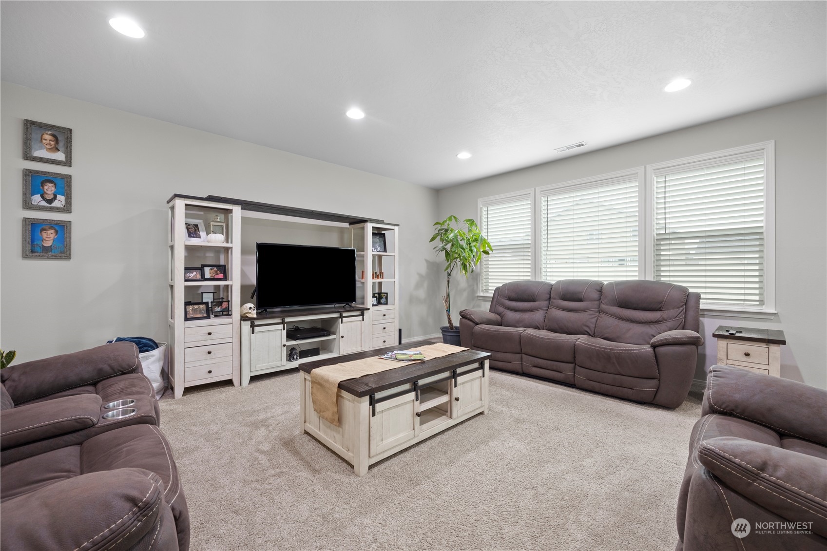 1345 E Nen Drive