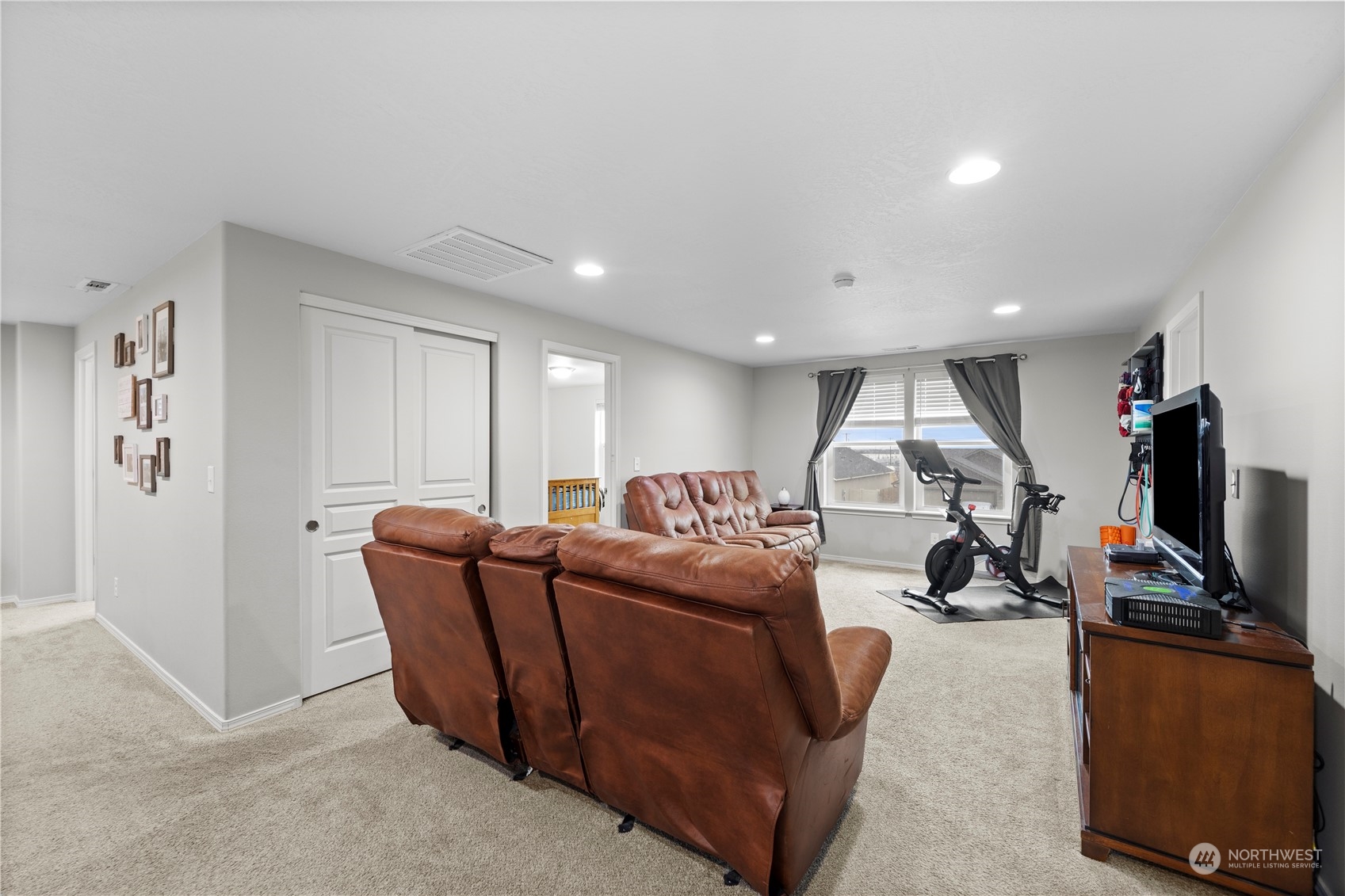 1345 E Nen Drive