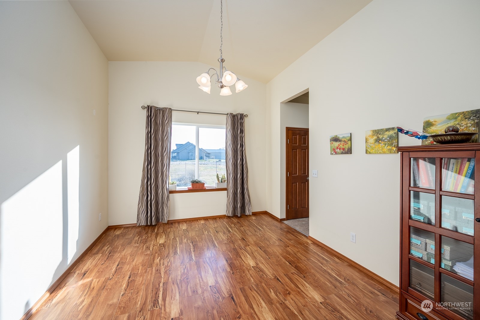 1702 Rd E NE