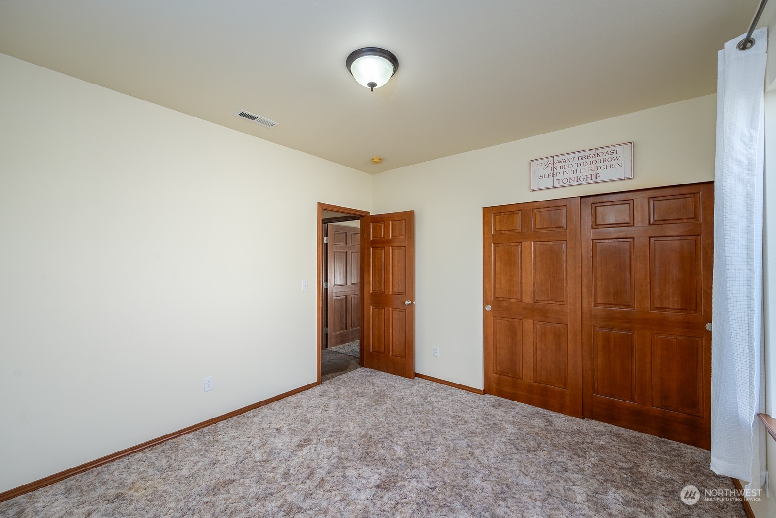 1702 Rd E NE