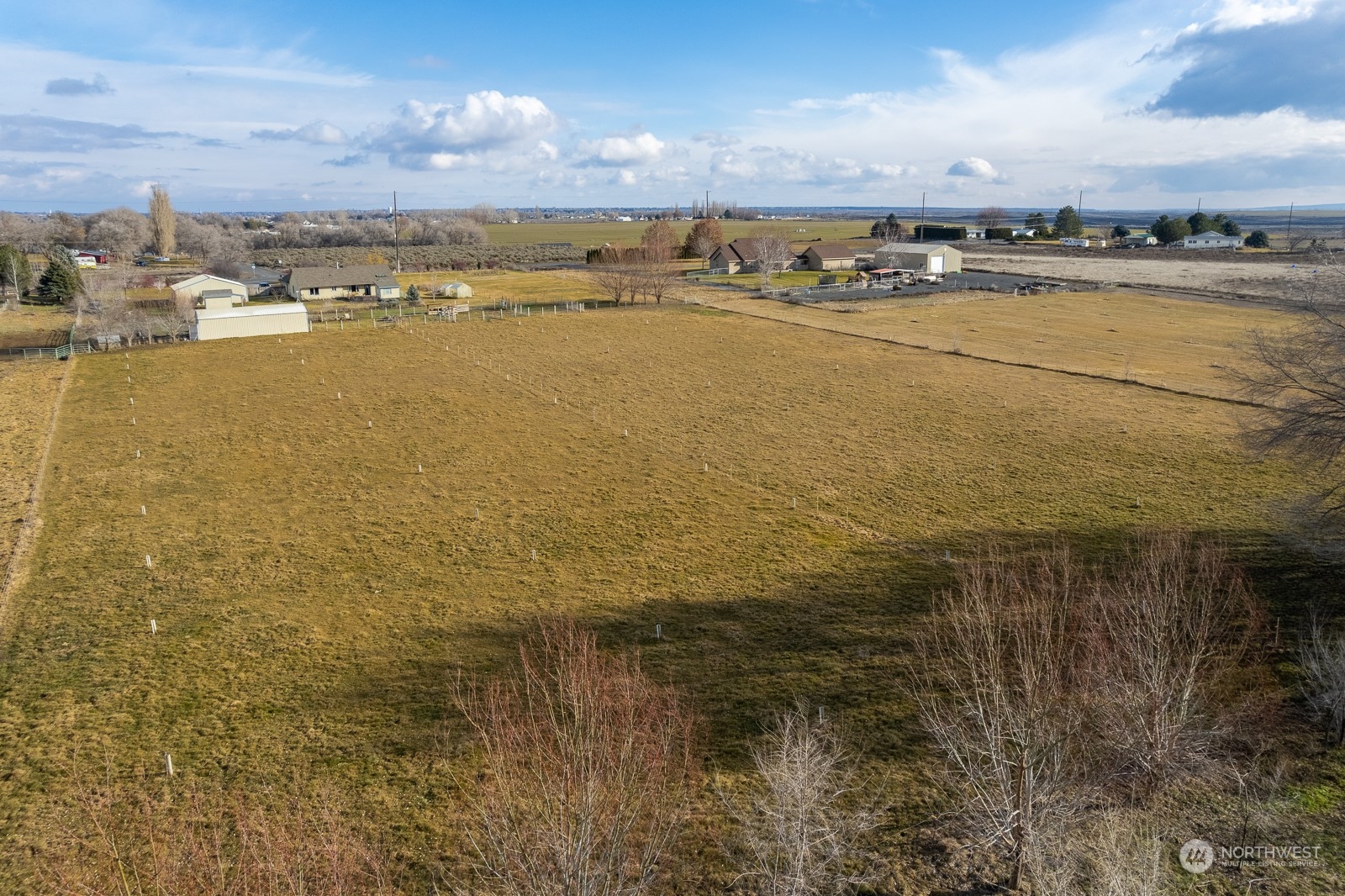 1702 Rd E NE
