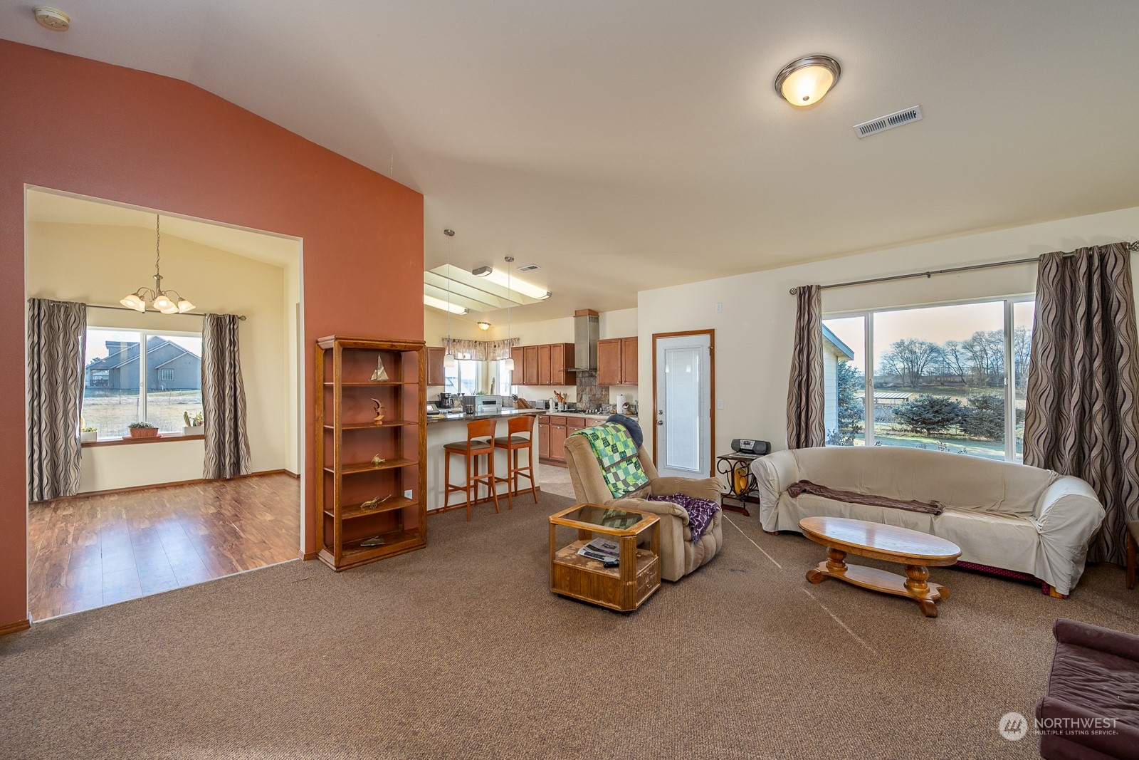 1702 Rd E NE