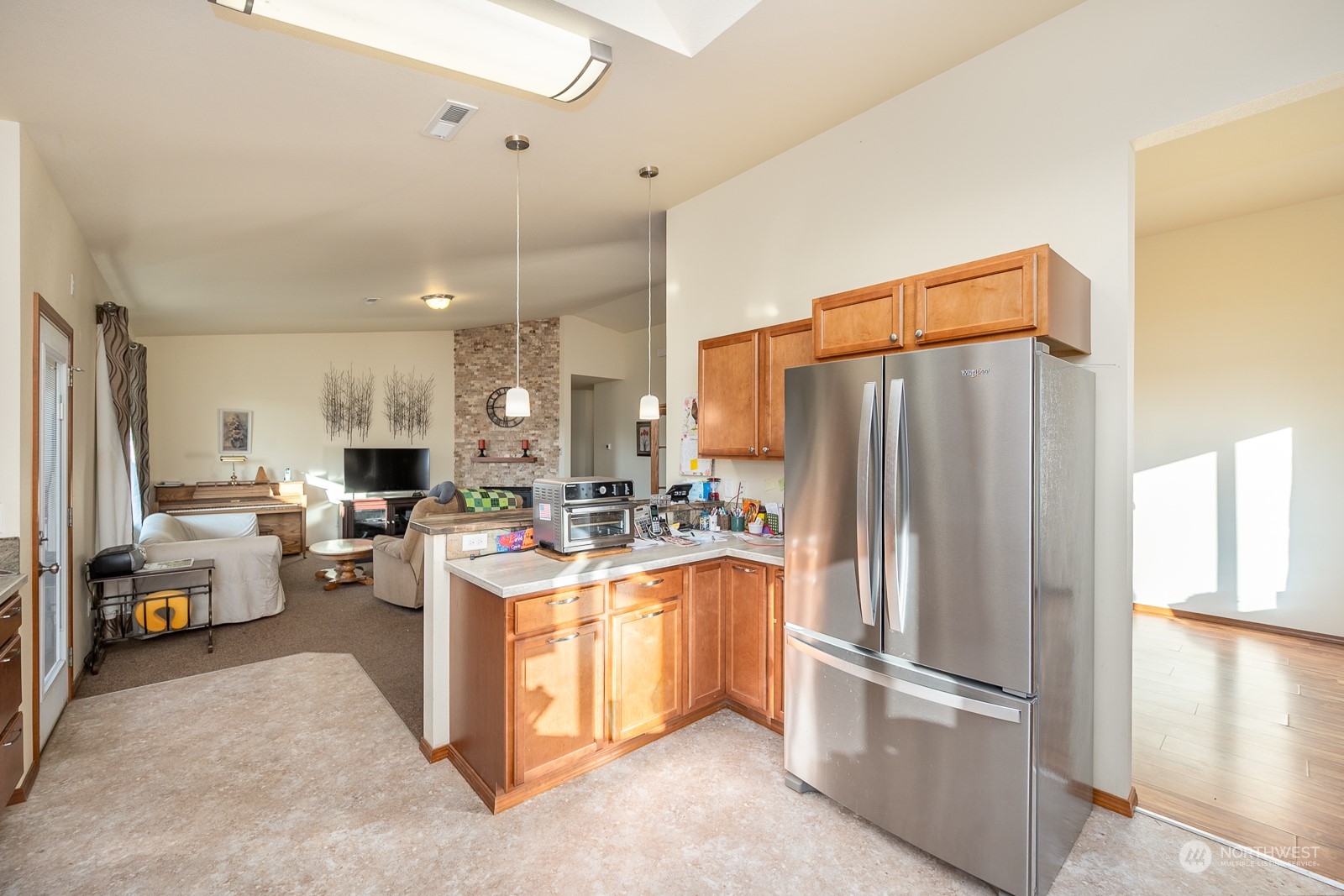 1702 Rd E NE