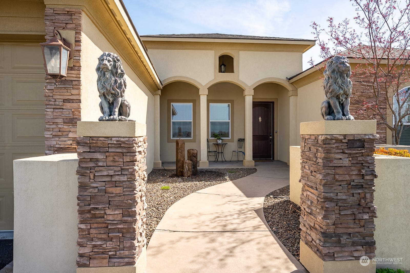 7849 Blue Jay Drive NE