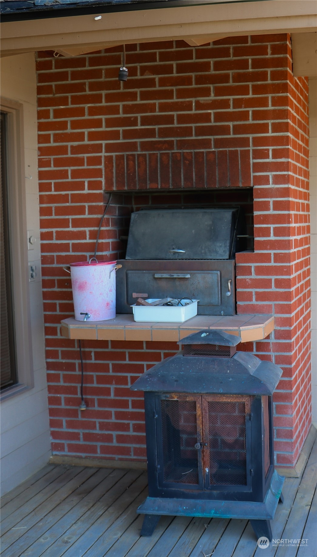 728 E Tamarack