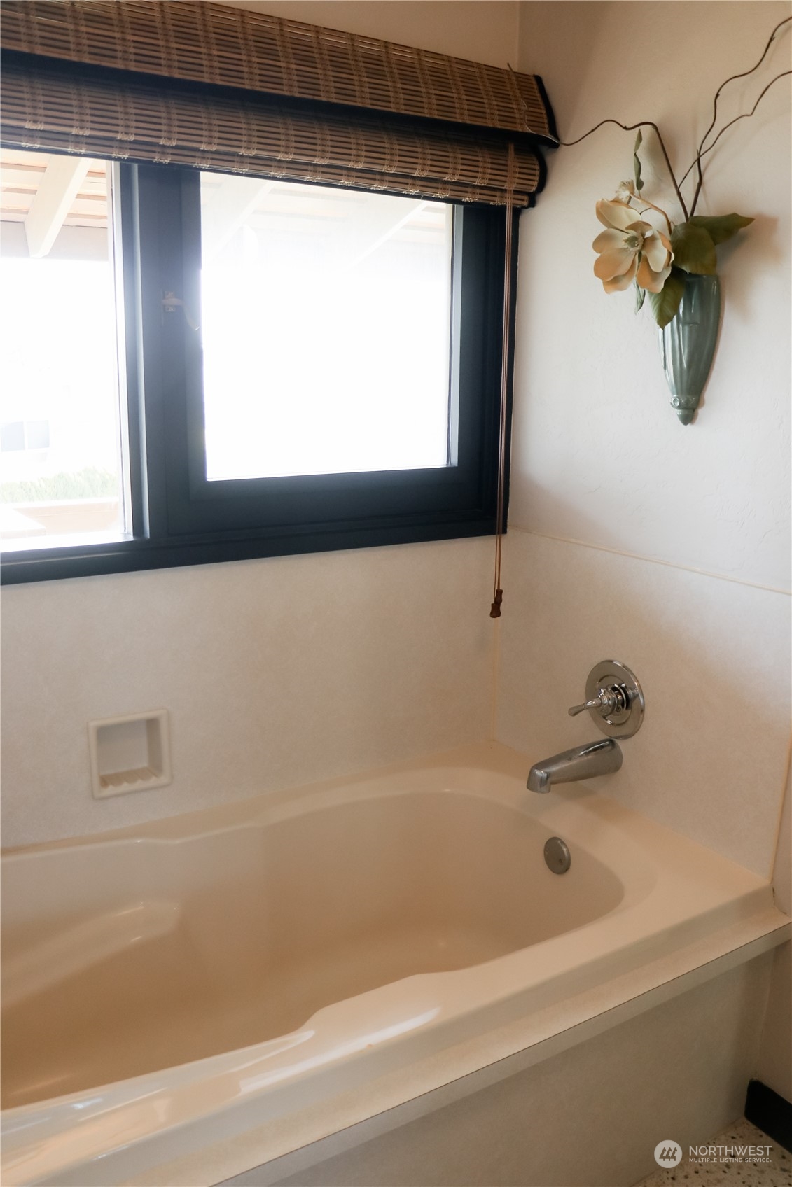 728 E Tamarack
