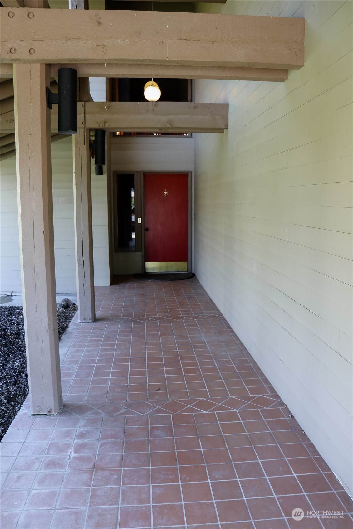 728 E Tamarack