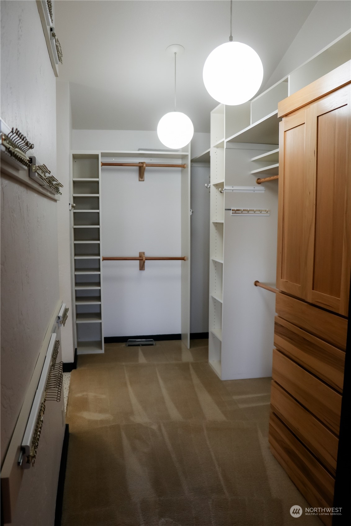 728 E Tamarack