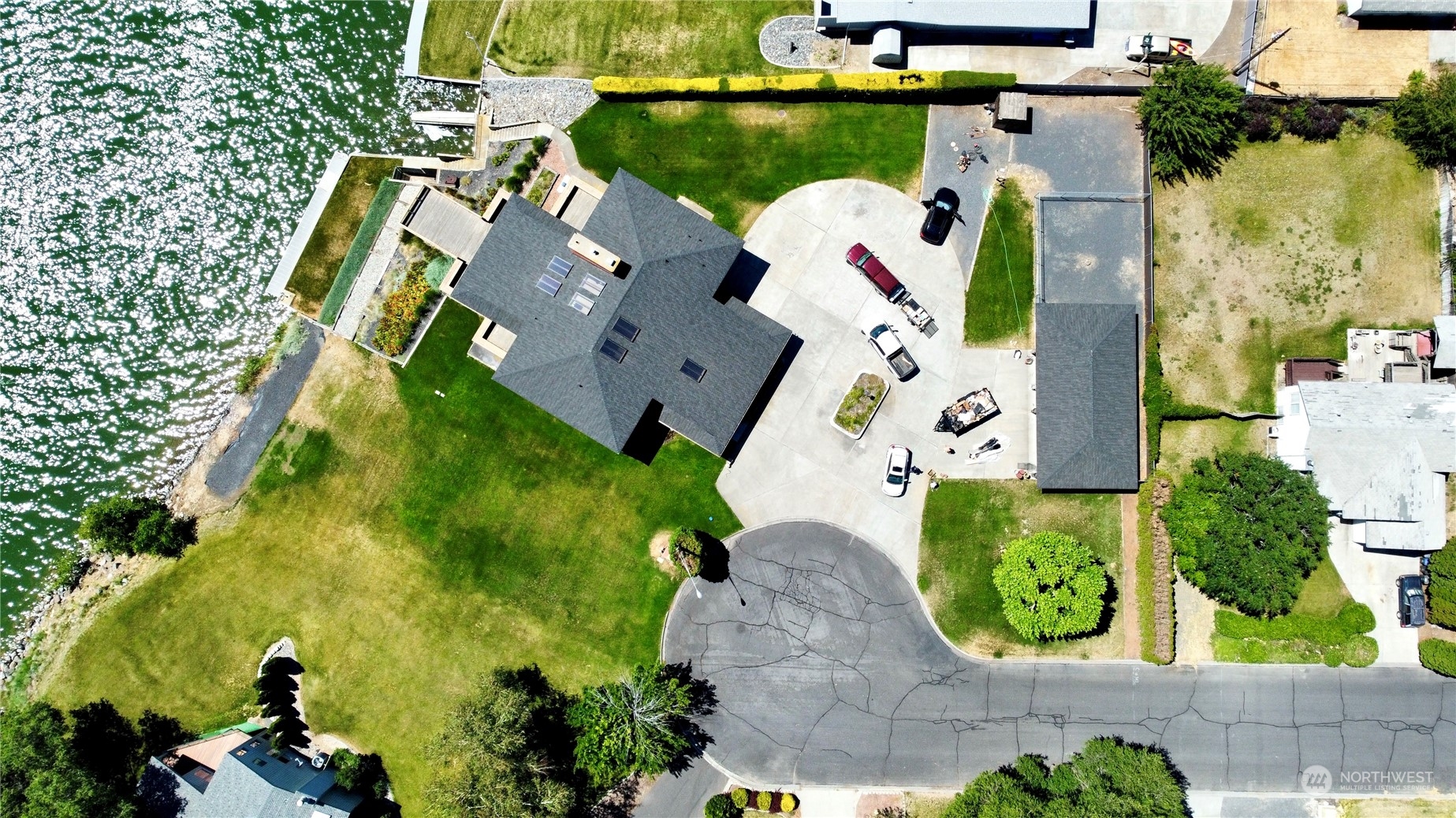 728 E Tamarack