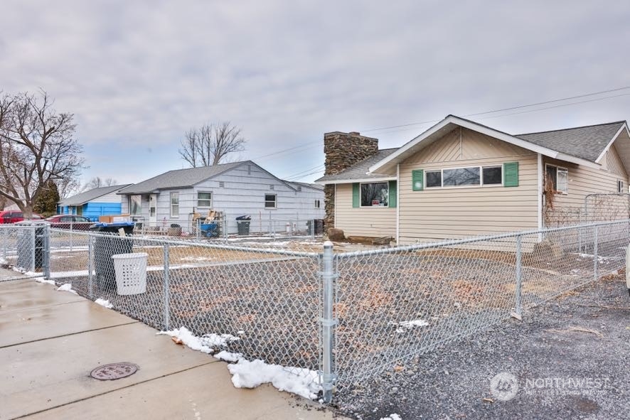 312 W Ridge Road