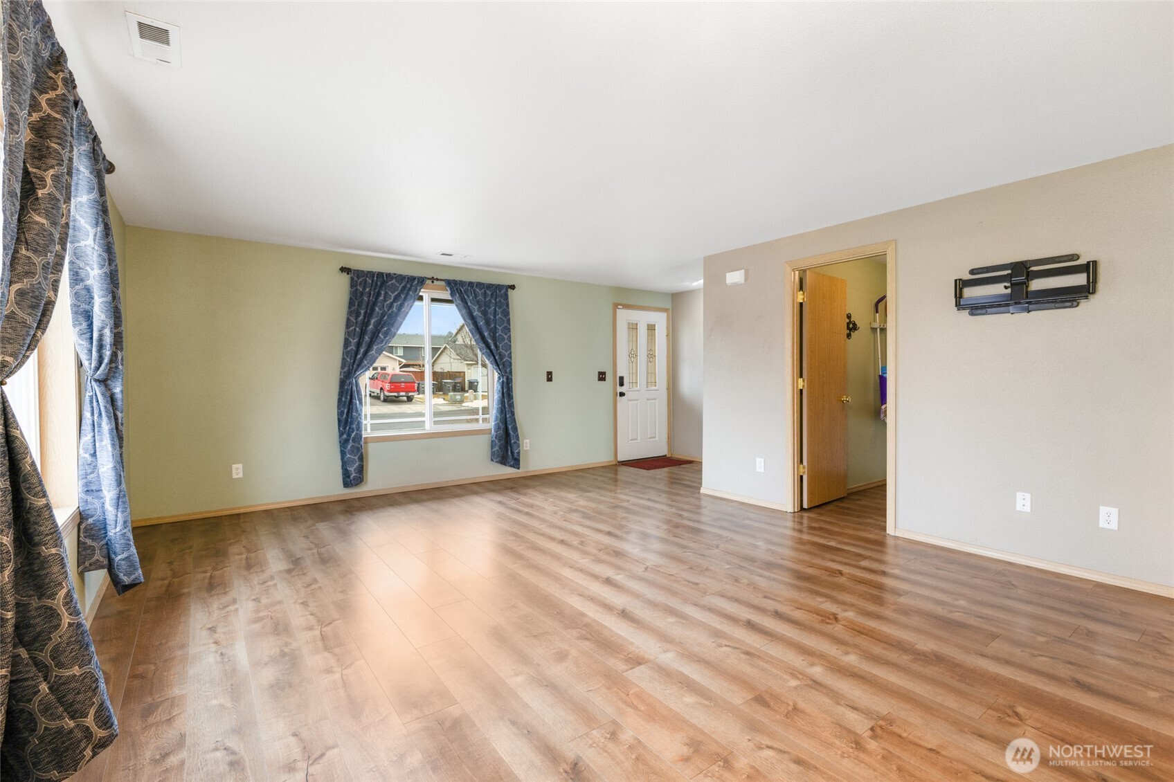 2000 S Leanne Avenue