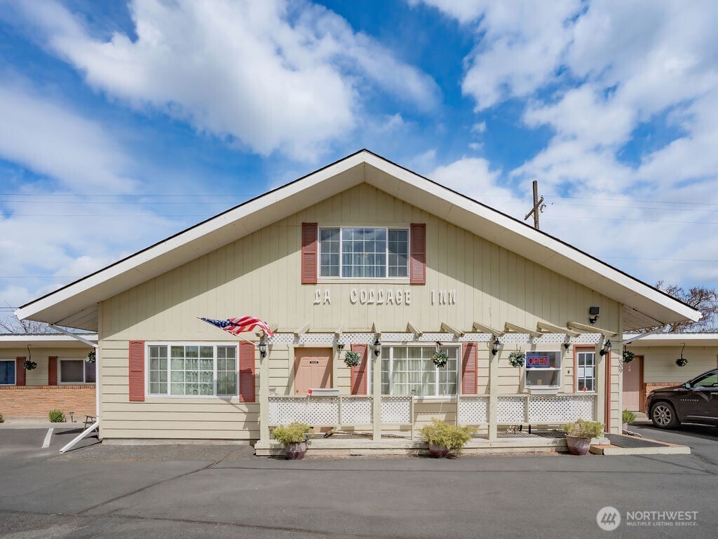 609 E First Avenue