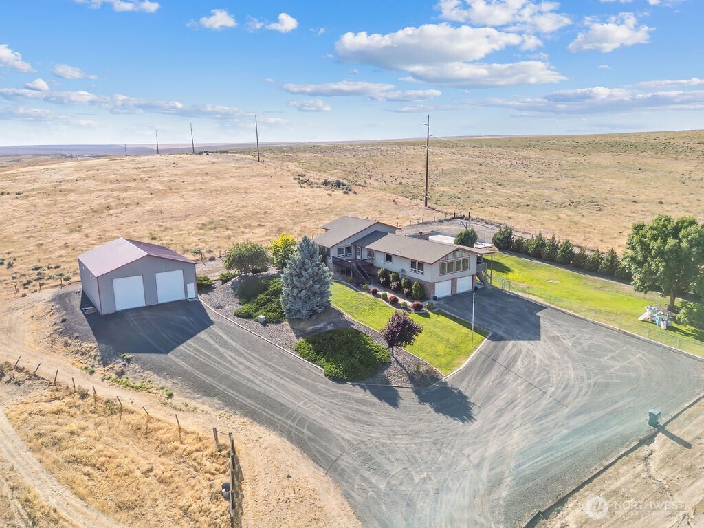 2 W Johnson Lane