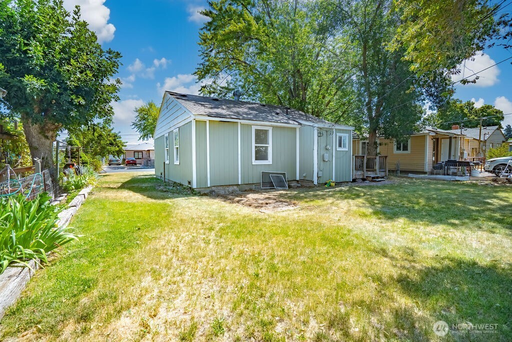 57 SE G Street