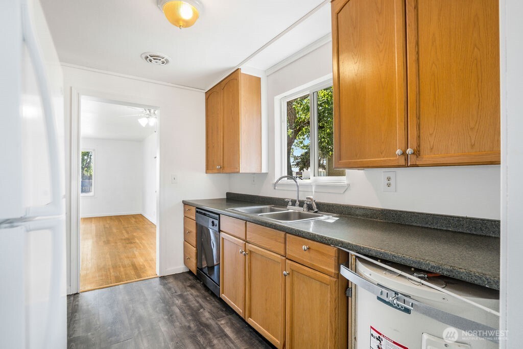 57 SE G Street