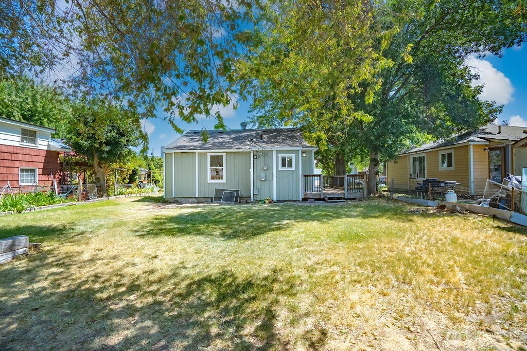57 SE G Street
