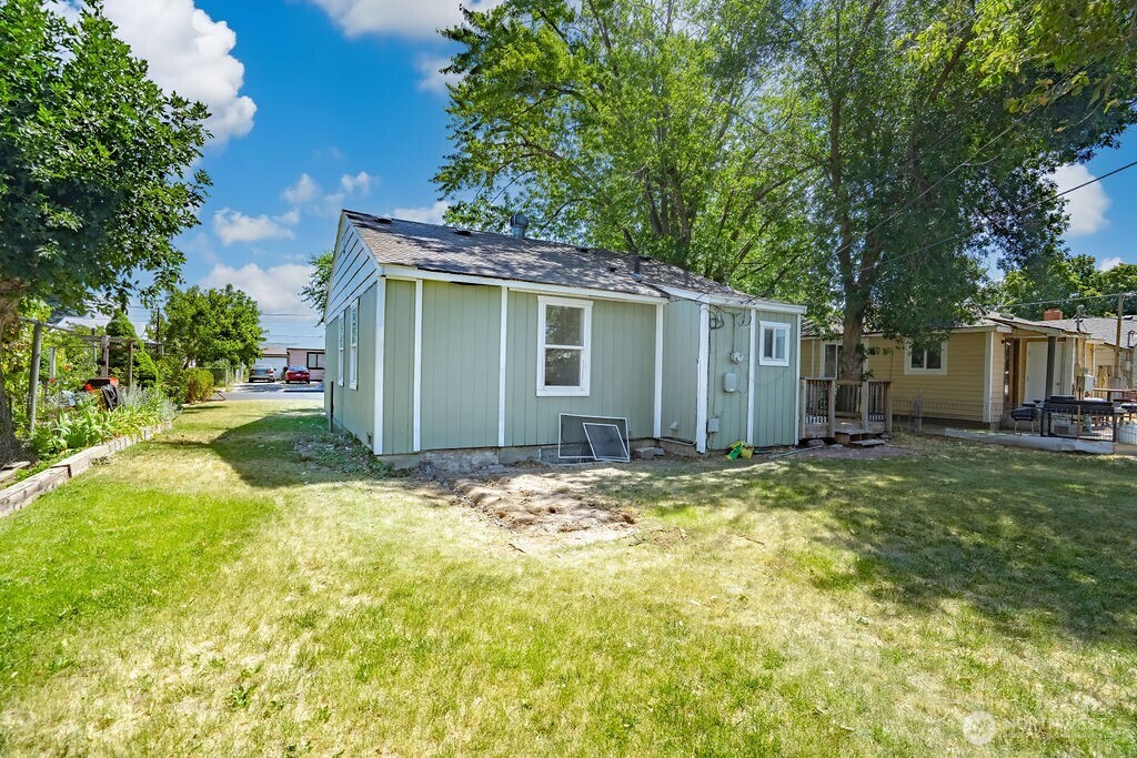 57 SE G Street