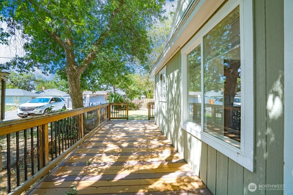 57 SE G Street