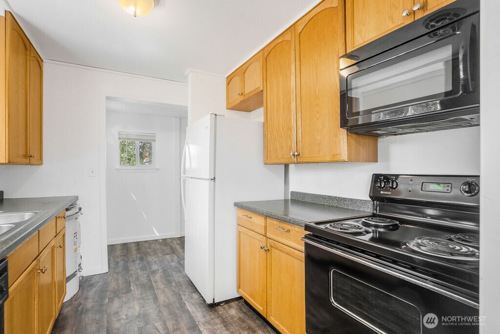 57 SE G Street