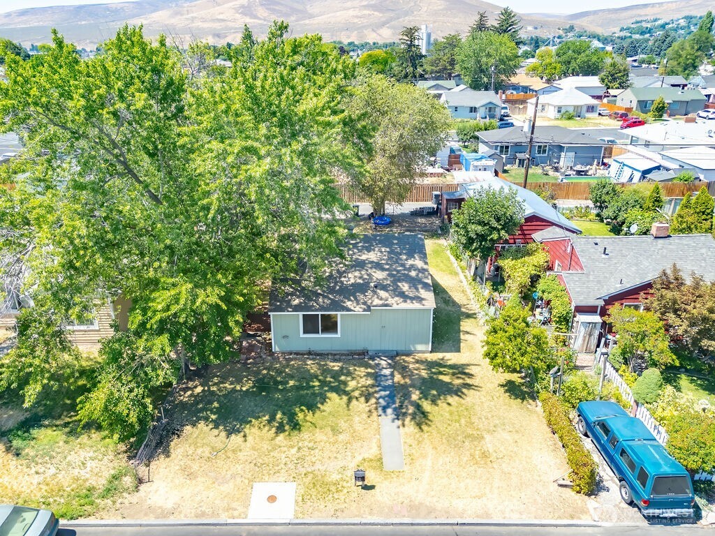 57 SE G Street