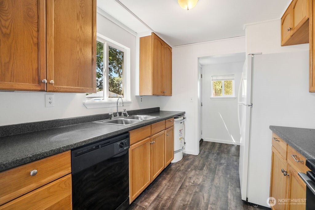 57 SE G Street