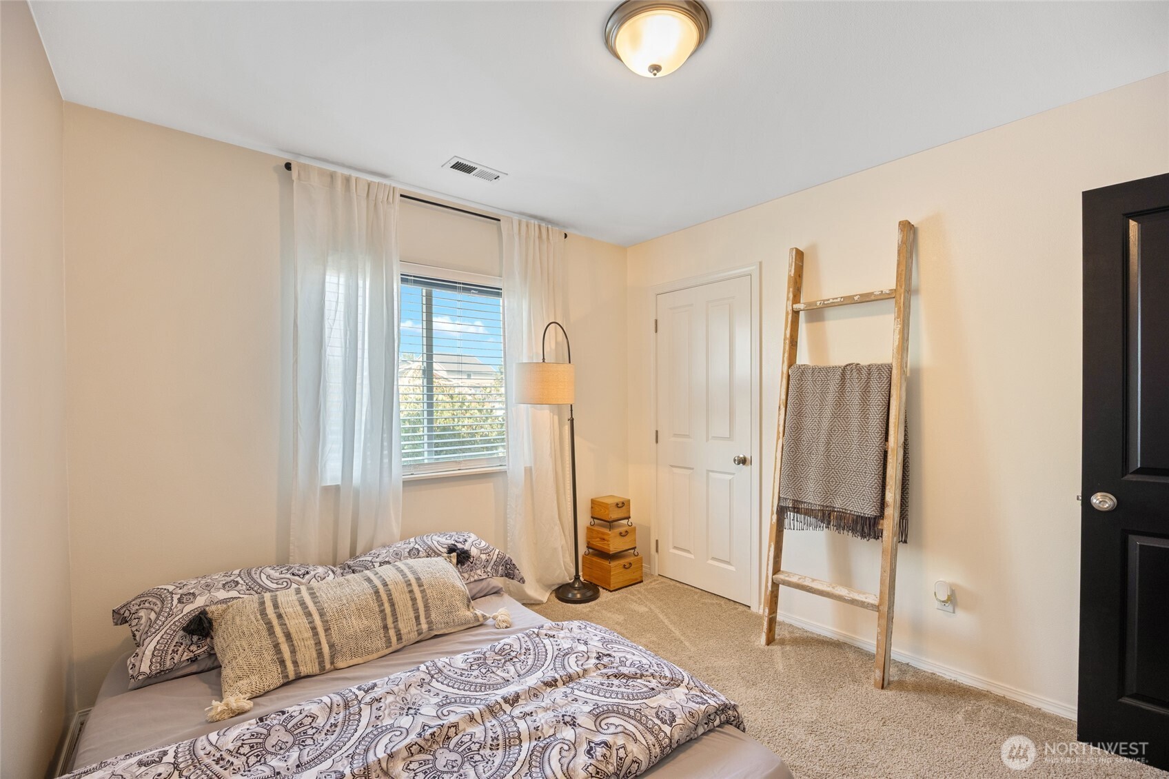 3429 W Glenmoor Drive