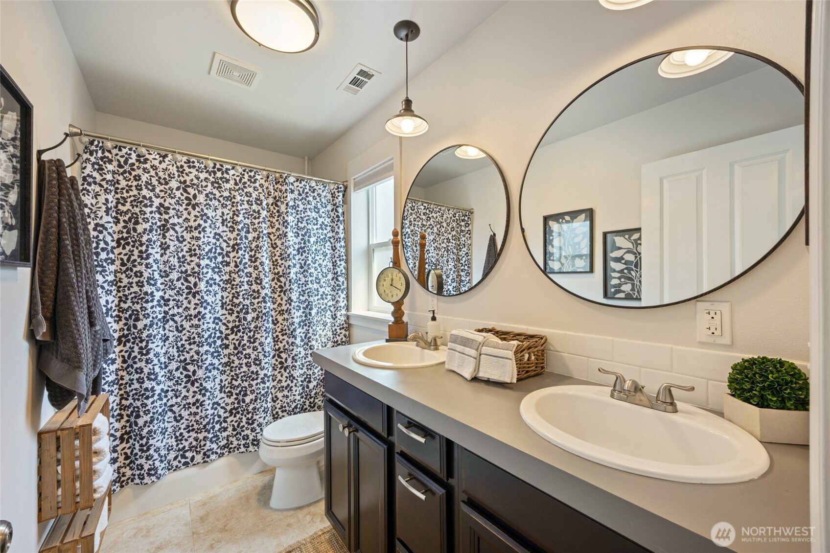 3429 W Glenmoor Drive
