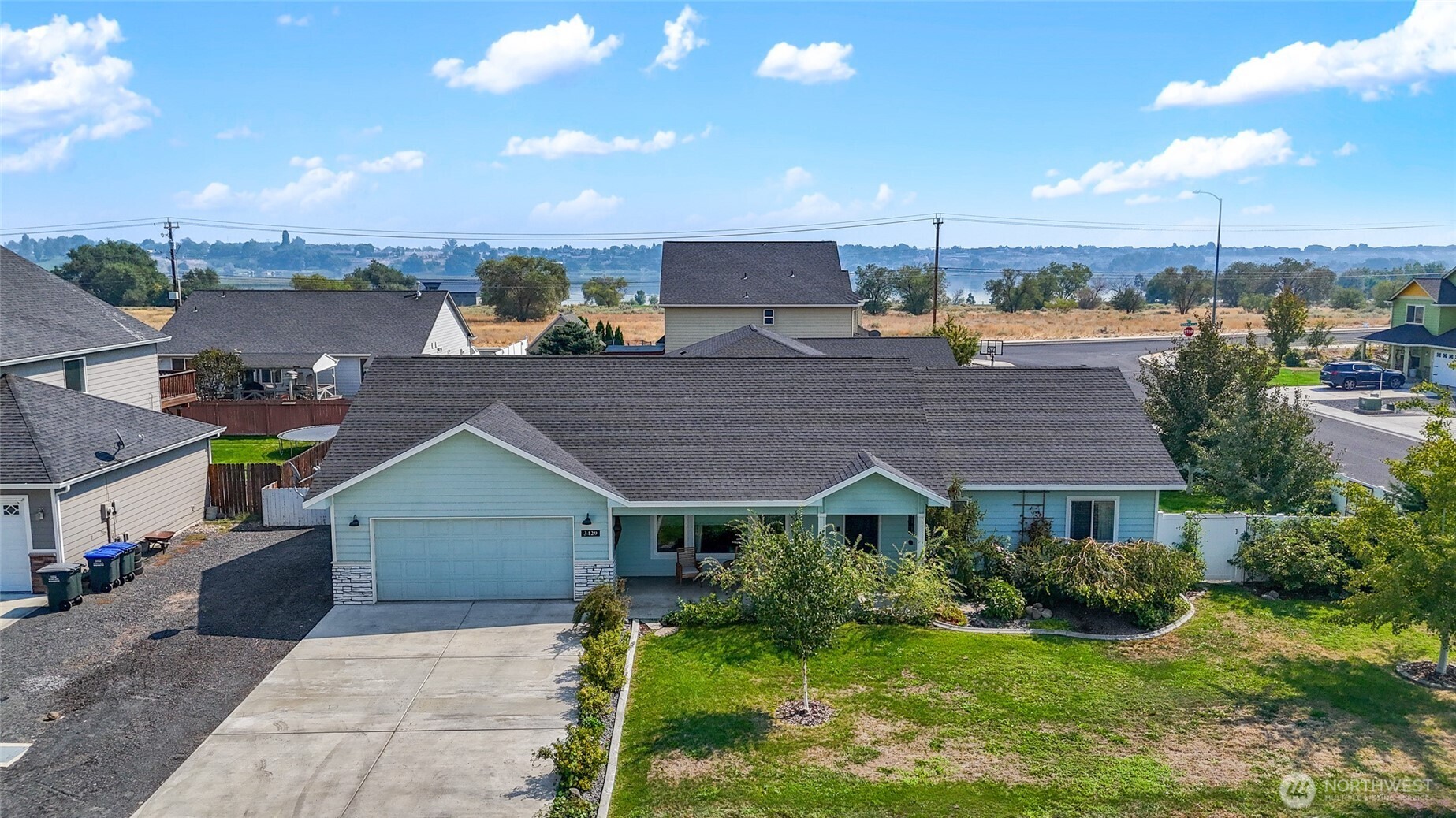 3429 W Glenmoor Drive