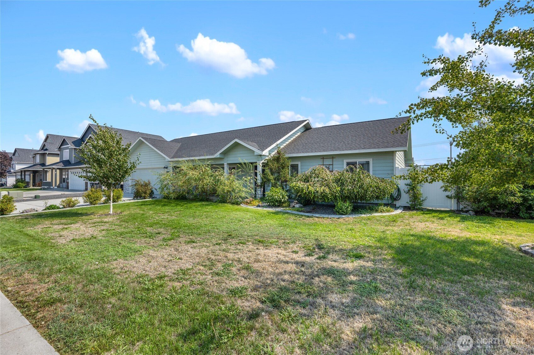 3429 W Glenmoor Drive