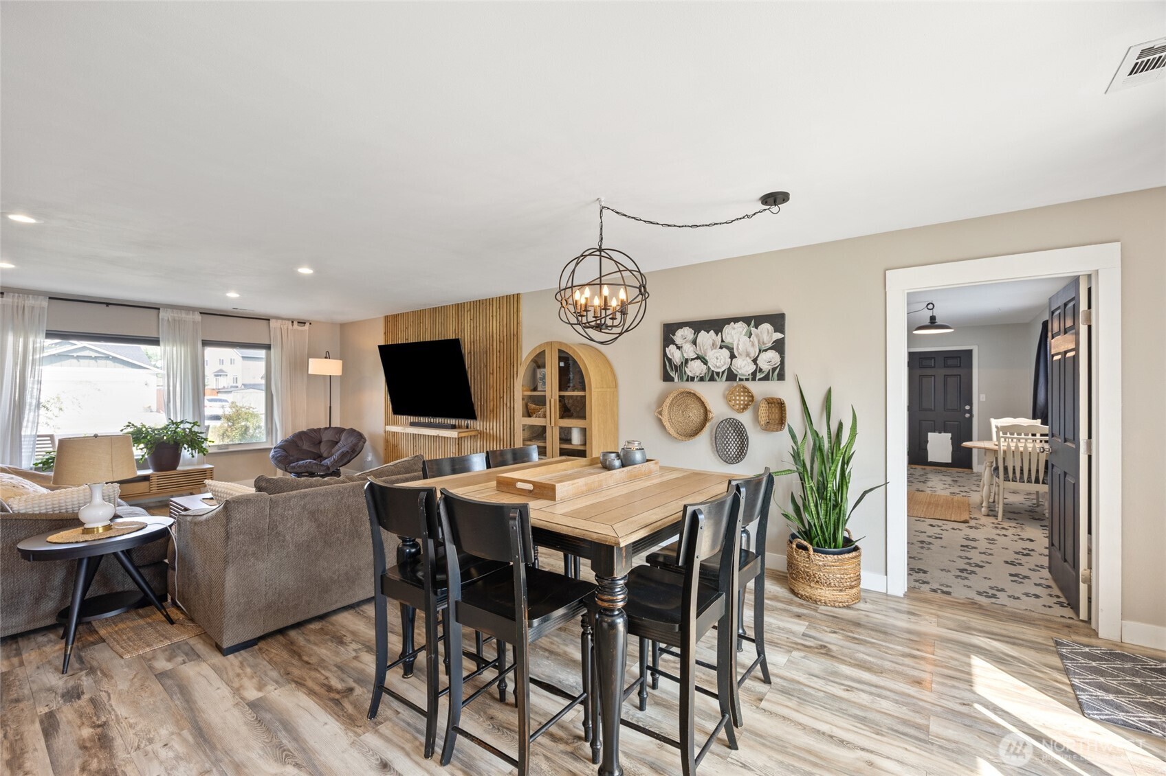 3429 W Glenmoor Drive