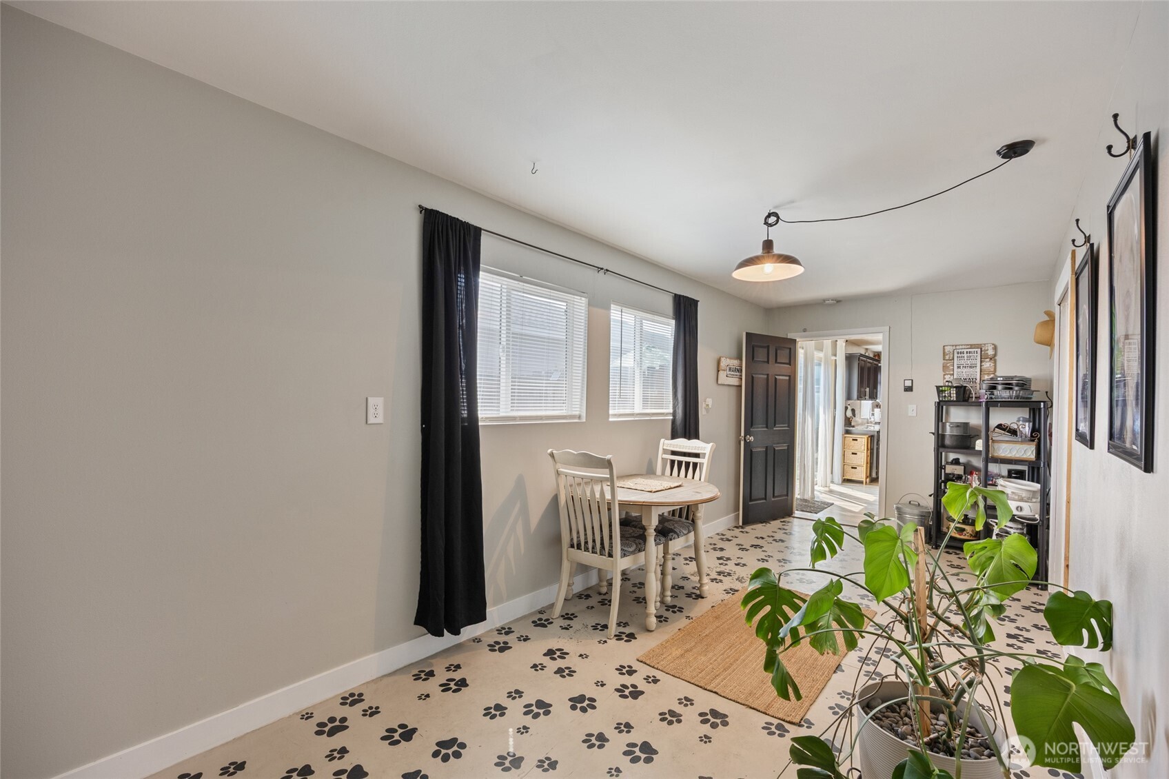 3429 W Glenmoor Drive