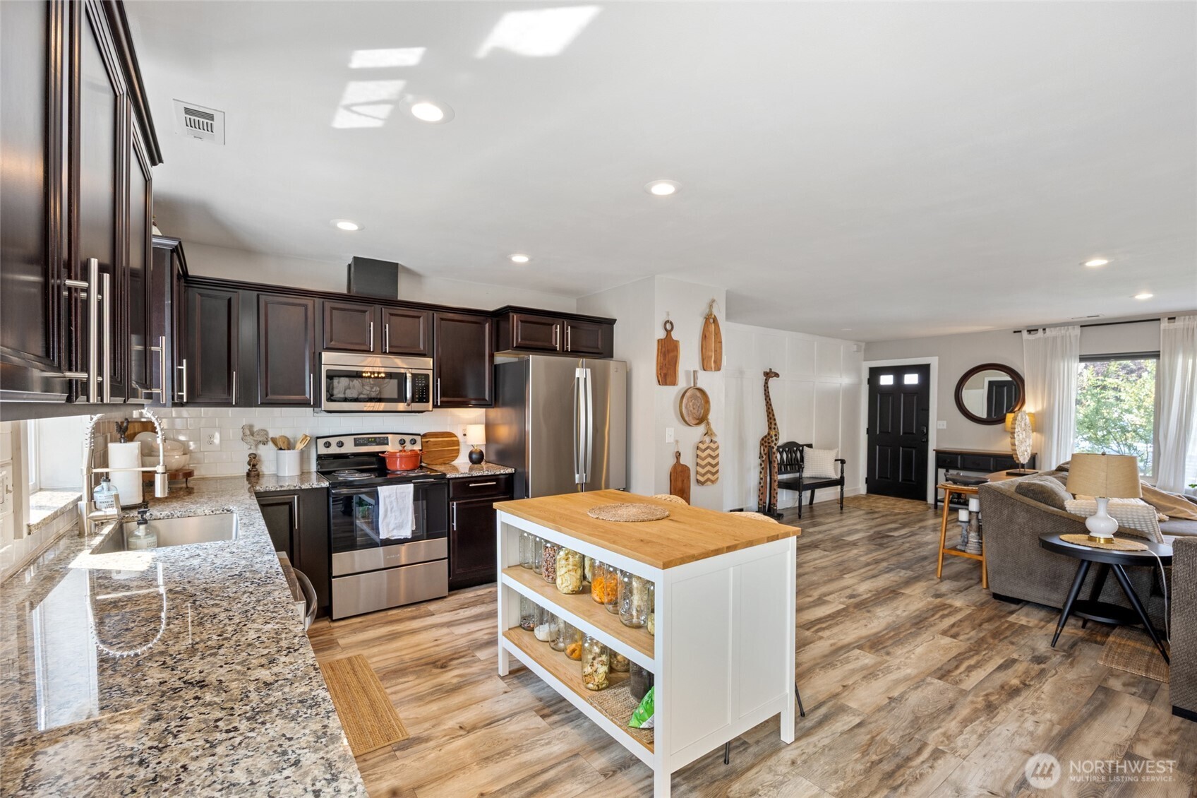 3429 W Glenmoor Drive
