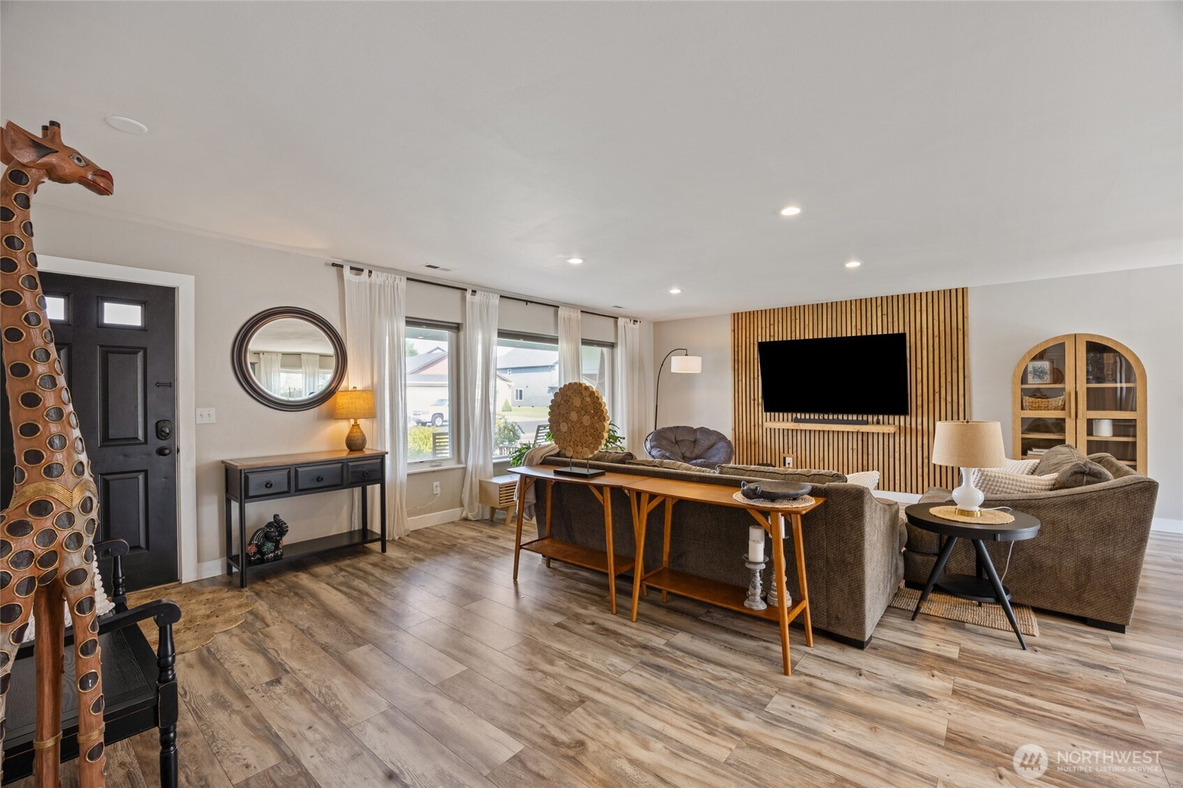 3429 W Glenmoor Drive