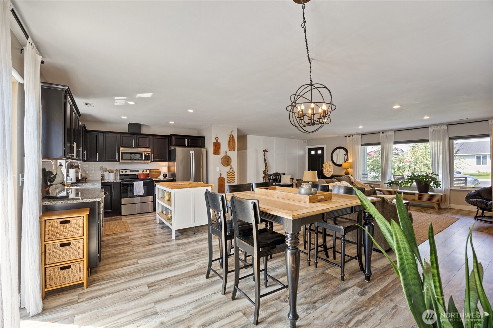 3429 W Glenmoor Drive