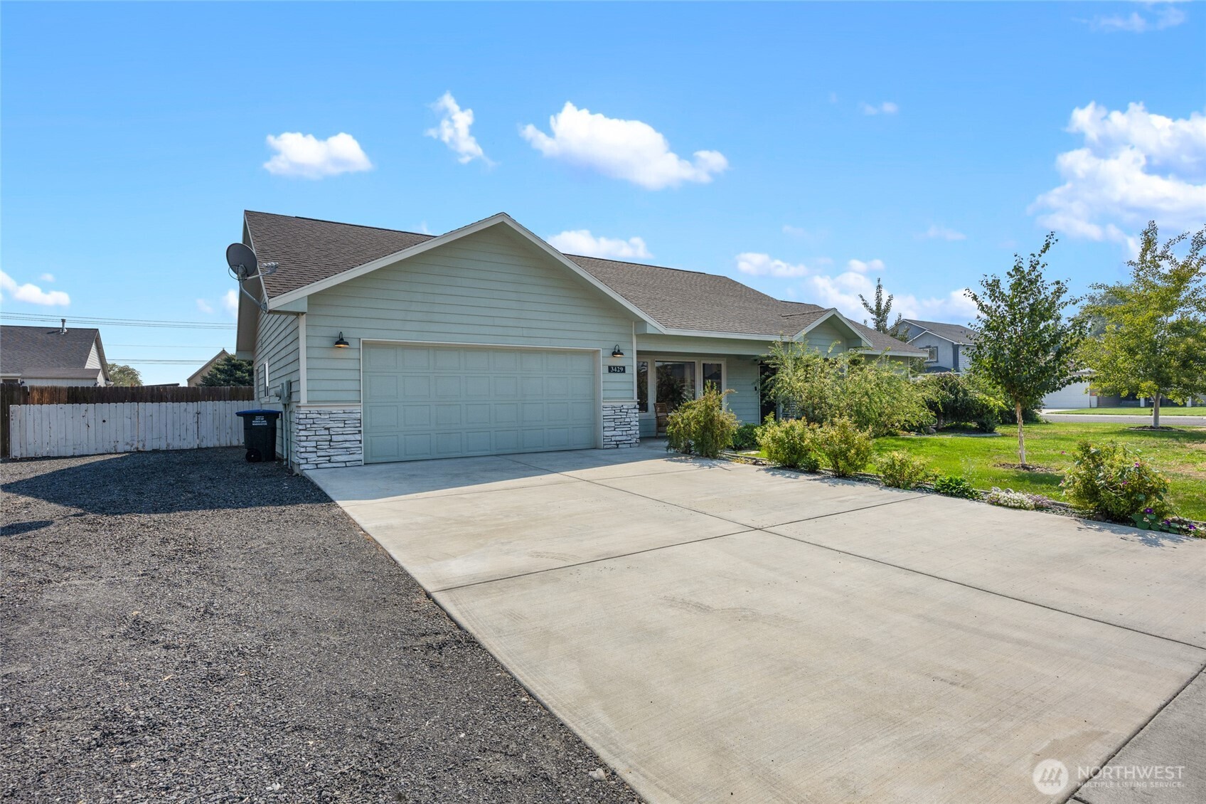3429 W Glenmoor Drive