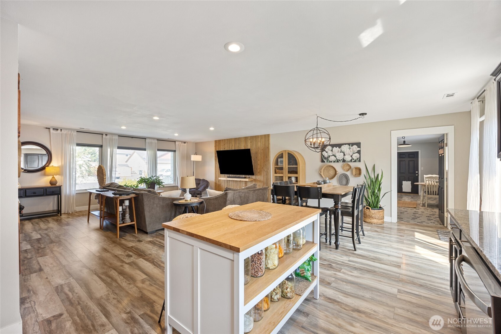 3429 W Glenmoor Drive