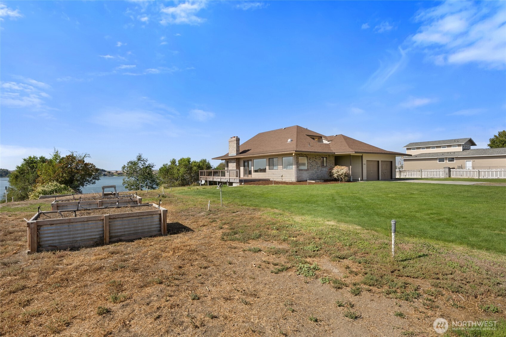 4926 Shorecrest Drive NE