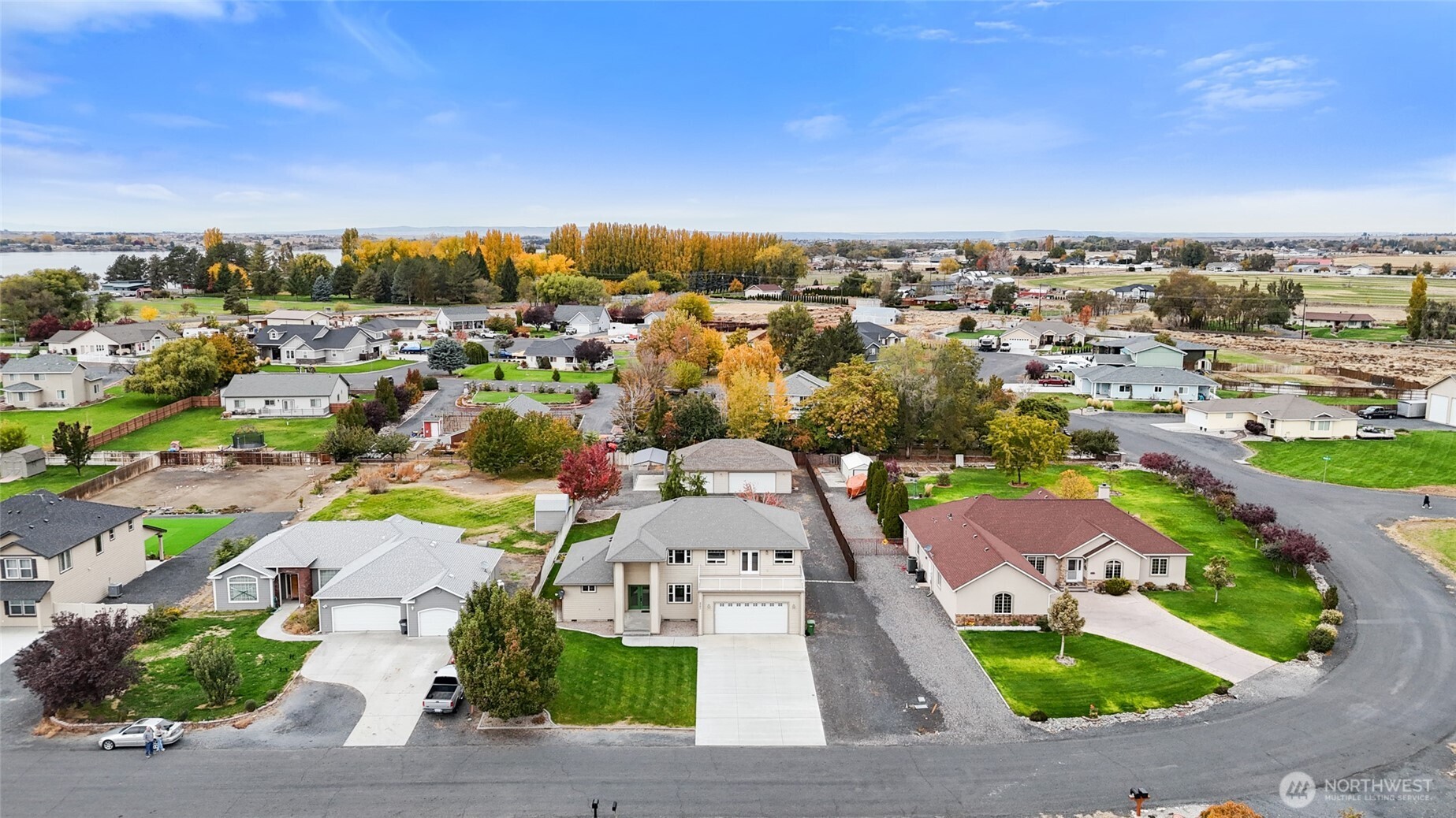 8261 Diamond Point Circle NE