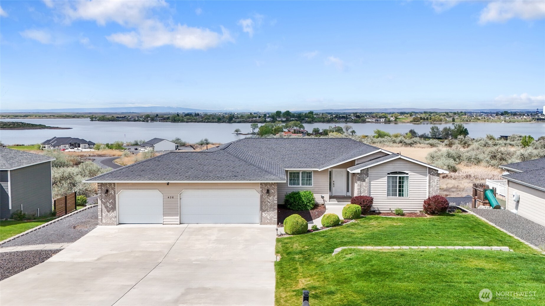 426 Viewmont Drive SE