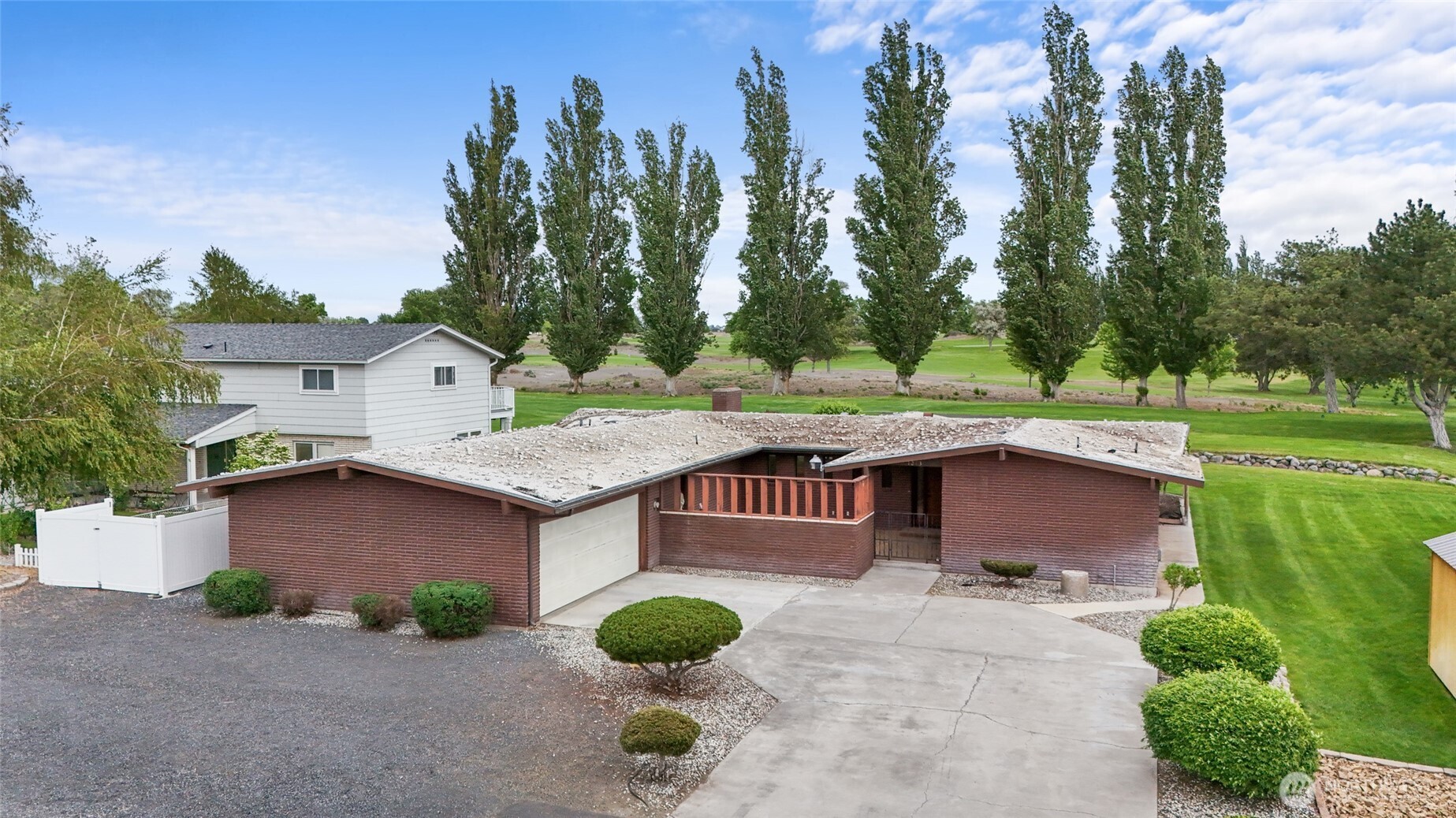 1273 Fairway Drive NE