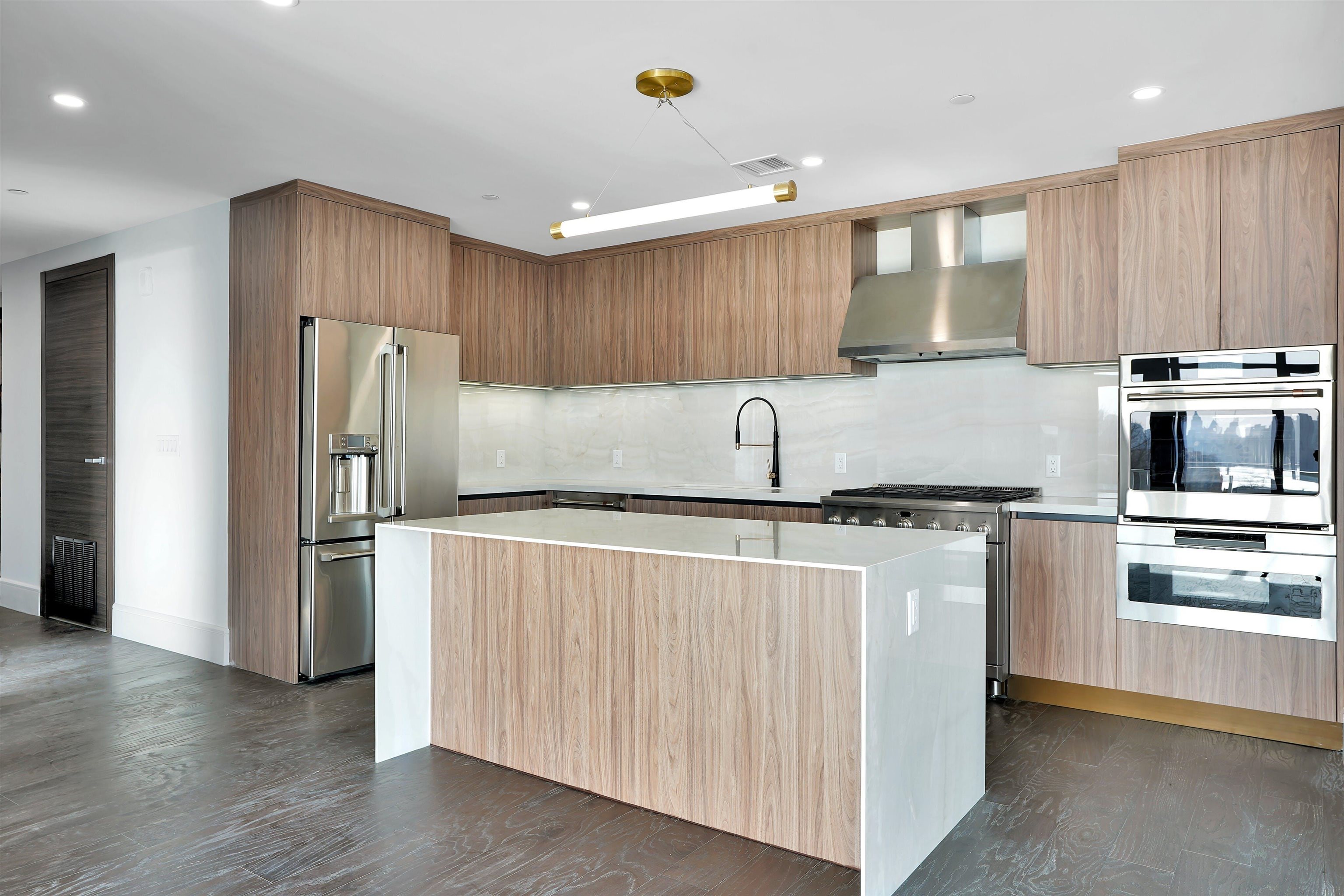 8701 CHURCHILL RD Unit 801